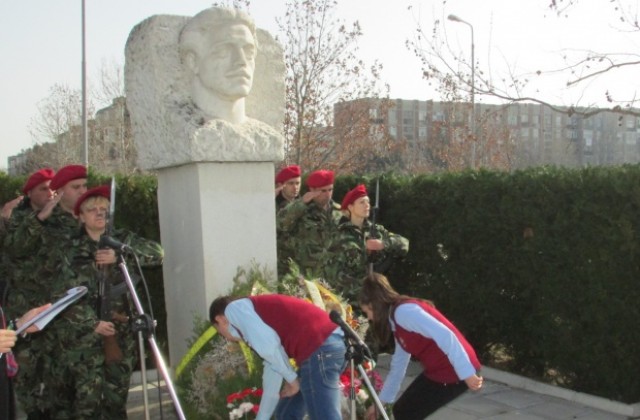 Горнооряховчани се поклониха пред паметта на Васил Левски