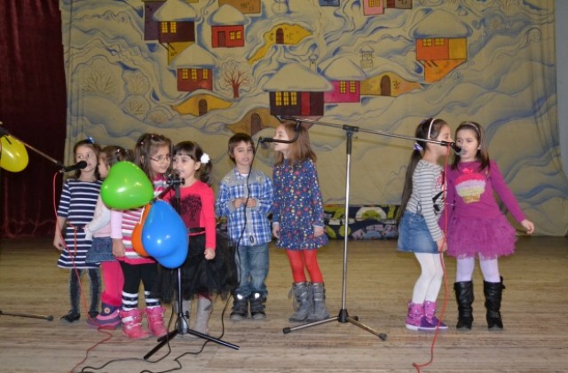 Музикални таланти от детските градини блеснаха на сцената на ОДК