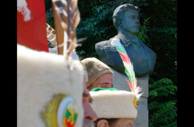 Почитаме паметта на Апостола