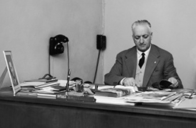 Новият музей Енцо Ферари отвори врати в Модена