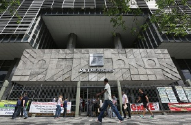 Уилямс отново ще взима гориво от бразилска компания