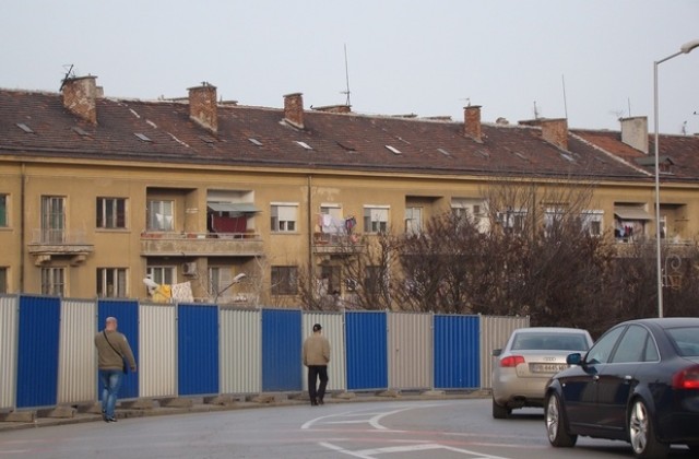 Затварят и тротоара до Водната кула в Димитровград