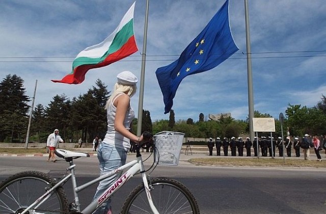 Българите - оптимисти за ЕС и песимисти за перспективите пред родината
