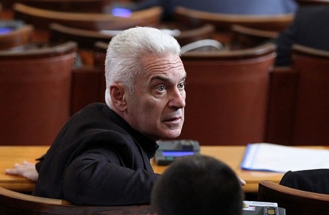 Сидеров направи 10 предложения, размаха пръст на управляващите