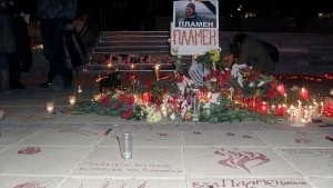 Една година след пламъка на Пламен