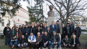 Исперих за пръв път почете Апостола пред новия му паметник