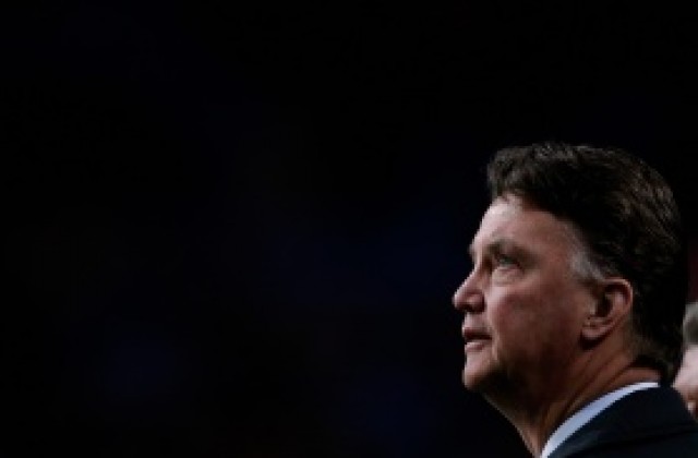 Ван Гаал призна, че гледа към Англия