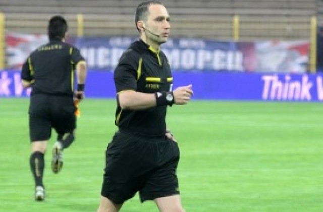 Александър Костадинов ще свири най-старото столично дерби