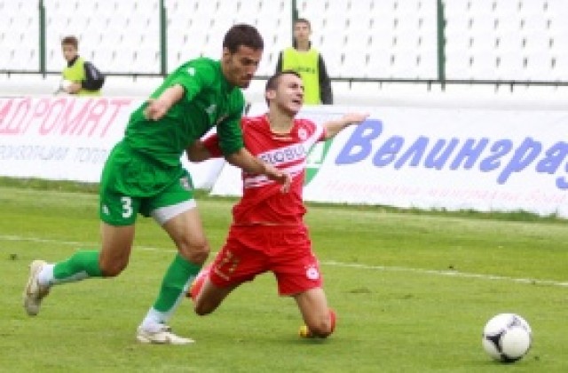 ЦСКА победи Ботев Вр в голово шоу в последната си контрола