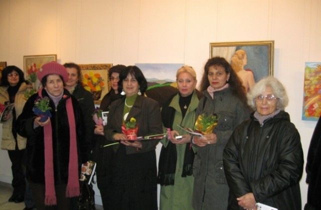 Провеждат традиционната изложба „Жени- художнички в Кюстендил
