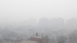 Пекин вдигна нивото на тревога за замърсяване на въздуха