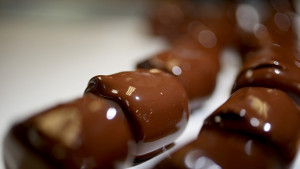 Пратиха зад решетките крадец на шоколади