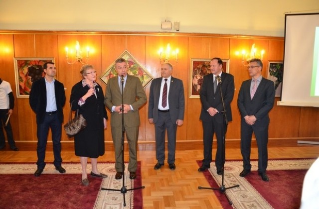 Старият бряст мобилизира и българският парламент
