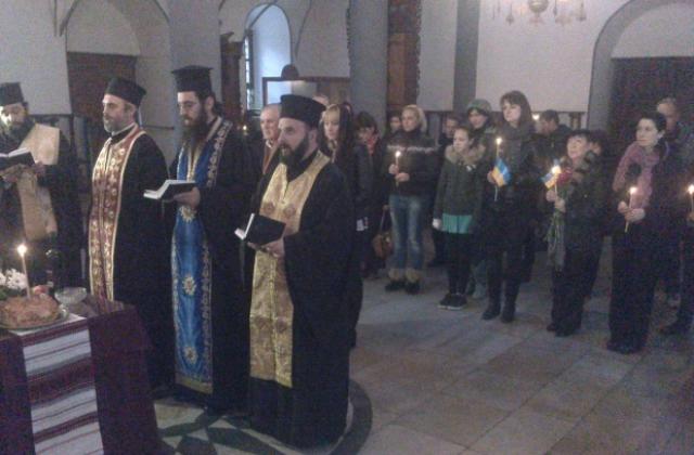 Панихида за жертвите в Киев събра украинската общност в Пловдив