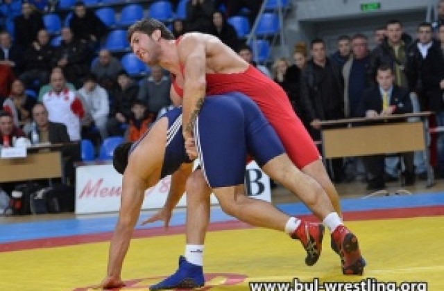 Владислав Методиев остана без медал от Никола Петров