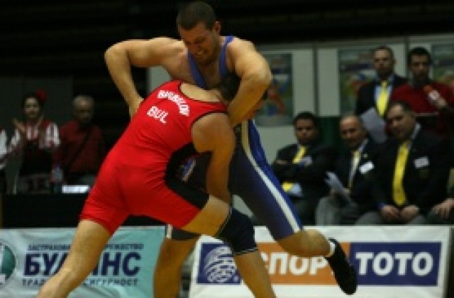 Петима наши борци на финалите на „Дан Колов“ и „Никола Петров“