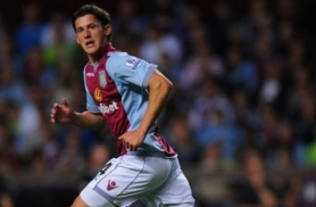 Тонев отново резерва за Астън Вила