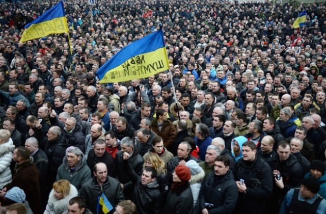 Хиляди на протест срещу Тимошенко в Киев