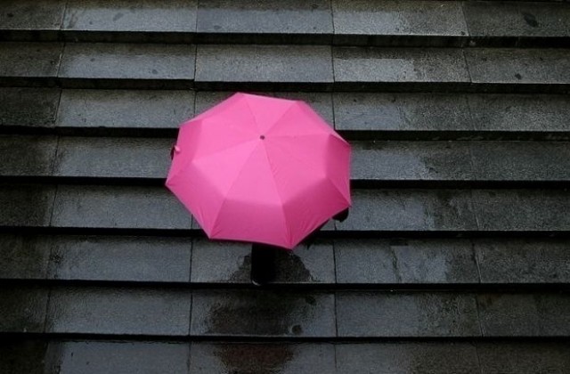 Дъжд и мрачно време ни очакват в началото на седмицата