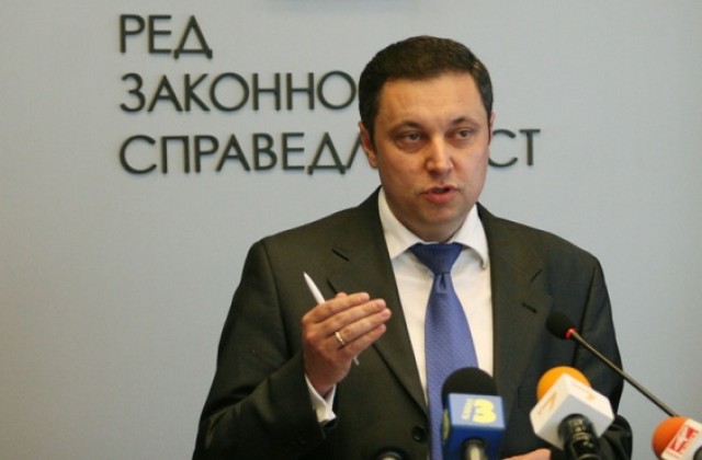 Яне Янев постави спецслужбите в основата на „брокерството на депутати”
