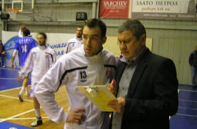 Асен Великов с приз в Мача на звездите