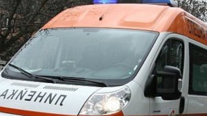 Кола се преобърна в река Тревненска пострадаха дете на 6