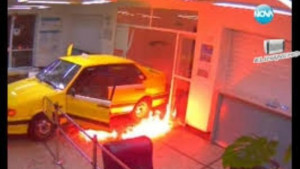 Шофьорът който нахлу с такси в Общината обжалва присъдата си