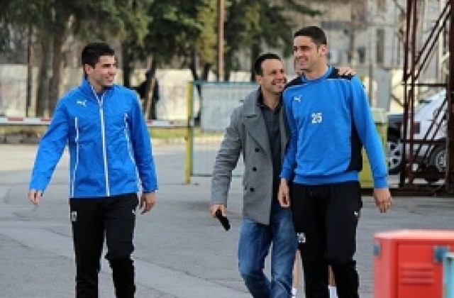 СНИМКИ: Върнаха Даниел Димов в отбора, Левски картотекира Рафаел Бастос