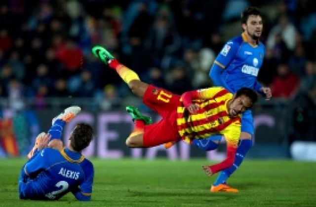 Неймар заведе сина си в музея на Барса