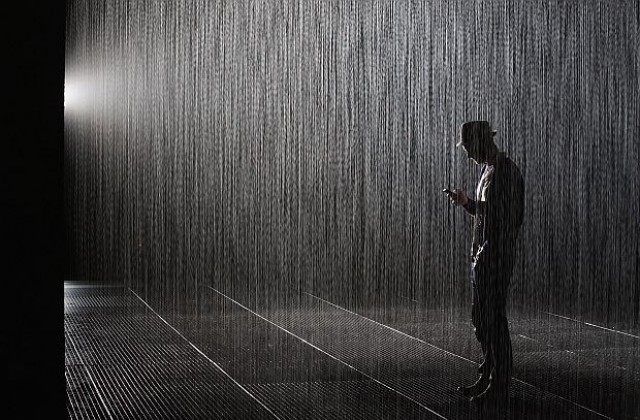 Руският Yotaphone - смартфон и електронен четец с винаги включени дисплеи