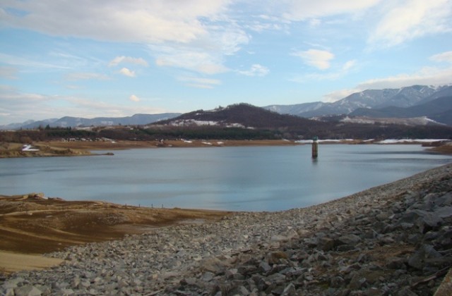 Намалява водата в Среченска бара, надяваме се на дъждовна пролет