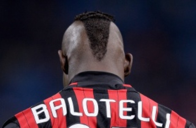 Балотели отрече да е сритал фотограф пред нощен клуб