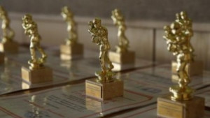 Преглед на темите от вестник 100 вести