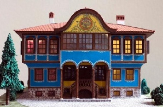 Изложба представя ръчно изработени макети на възрожденски къщи