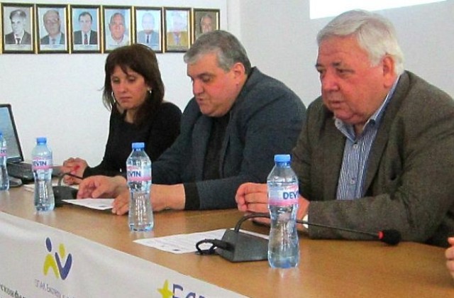Обучават общинари в Сандански