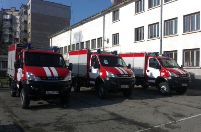 Три автомобила получиха в габровската противопожарна служба