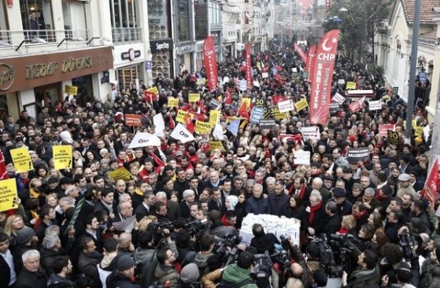 Турция е отново взривена