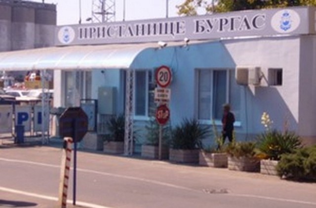 Пристанището вдигна заплатите