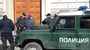 Акция на полицията и прокуратурата в Столична община СНИМКИ