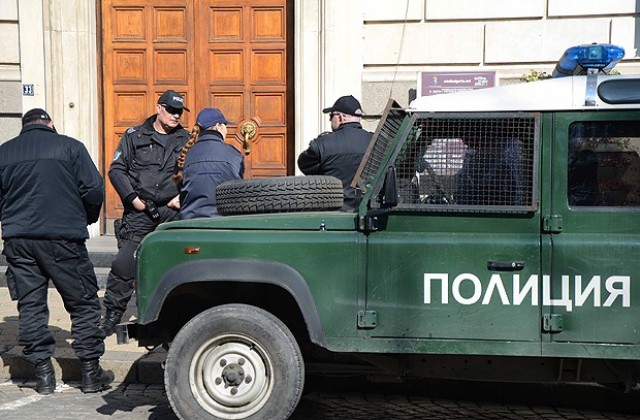 Акция на полицията и прокуратурата в Столична община (СНИМКИ)