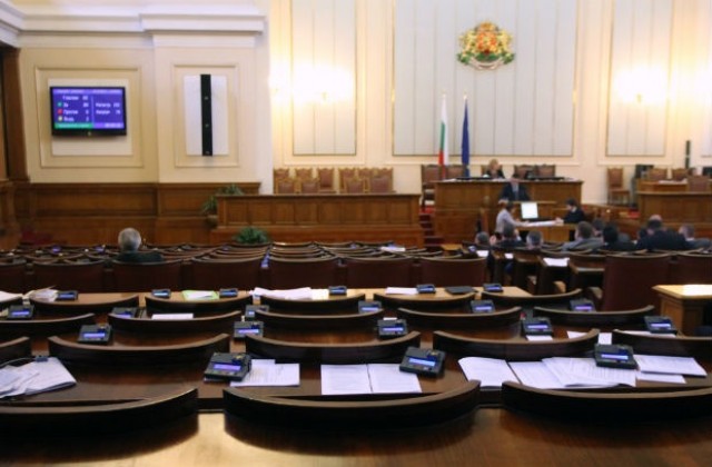Парламентът прие на първо четене новия закон за МВР
