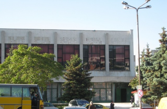 Кметът на Дупница иска подкрепа от ОС и форсиране на проекта за нова спортна зала