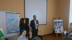 Ученици от ЕГ Др Петър Берон се срещнаха с представител