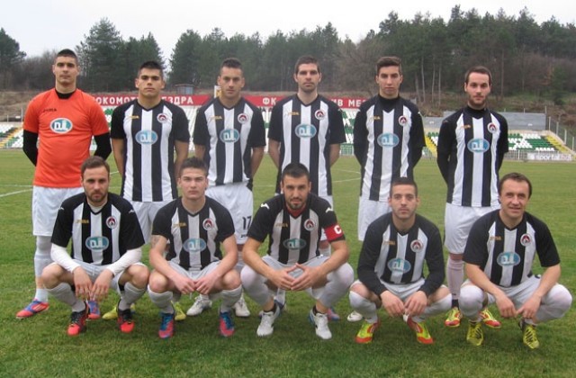 ФК Локомотив - Мездра картотекира 10 нови попълнения