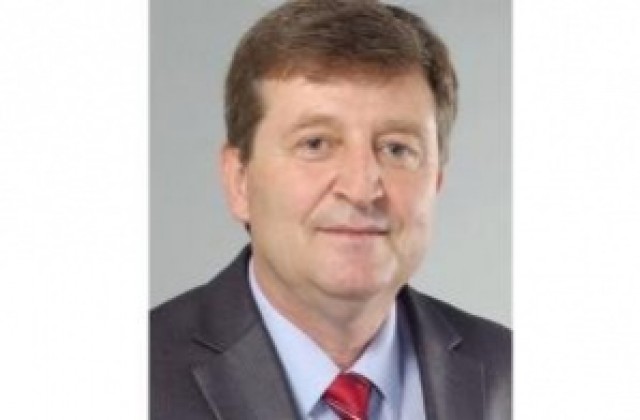 Анатолий Младенов: Отстраняването ми е плод на политически ингриги