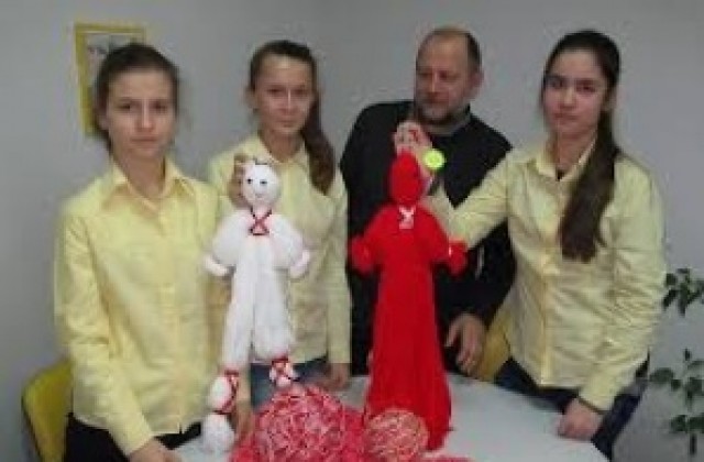 Русенци атакуват Гинес с най-голямата мартеница