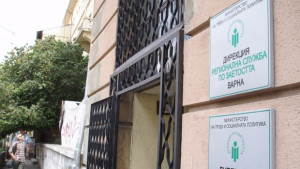 В бюрата по труда Търсят се учители строители и продавачи