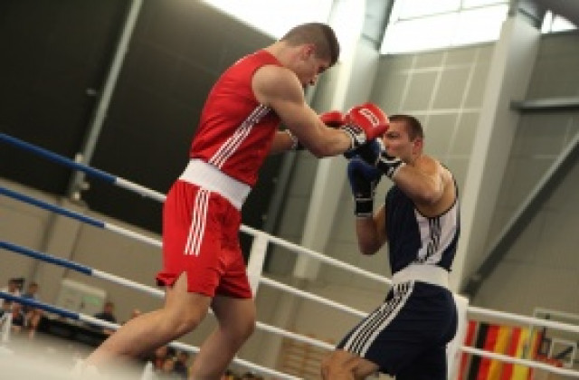 Тервел Пулев на финал след серия от аркади, участието му под въпрос