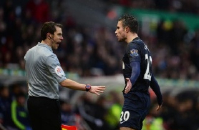 Ван Перси се извини на съотборниците си