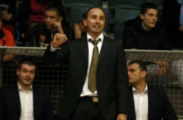 Очаквано, Лукойл махна треньора след фарса за Купата